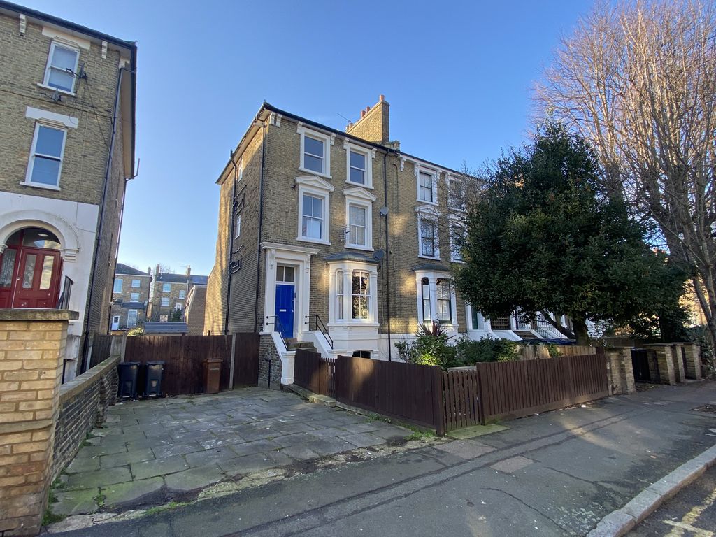 1 bed flat for sale in Flat C, 37 Navarino Road, Hackney, London E8