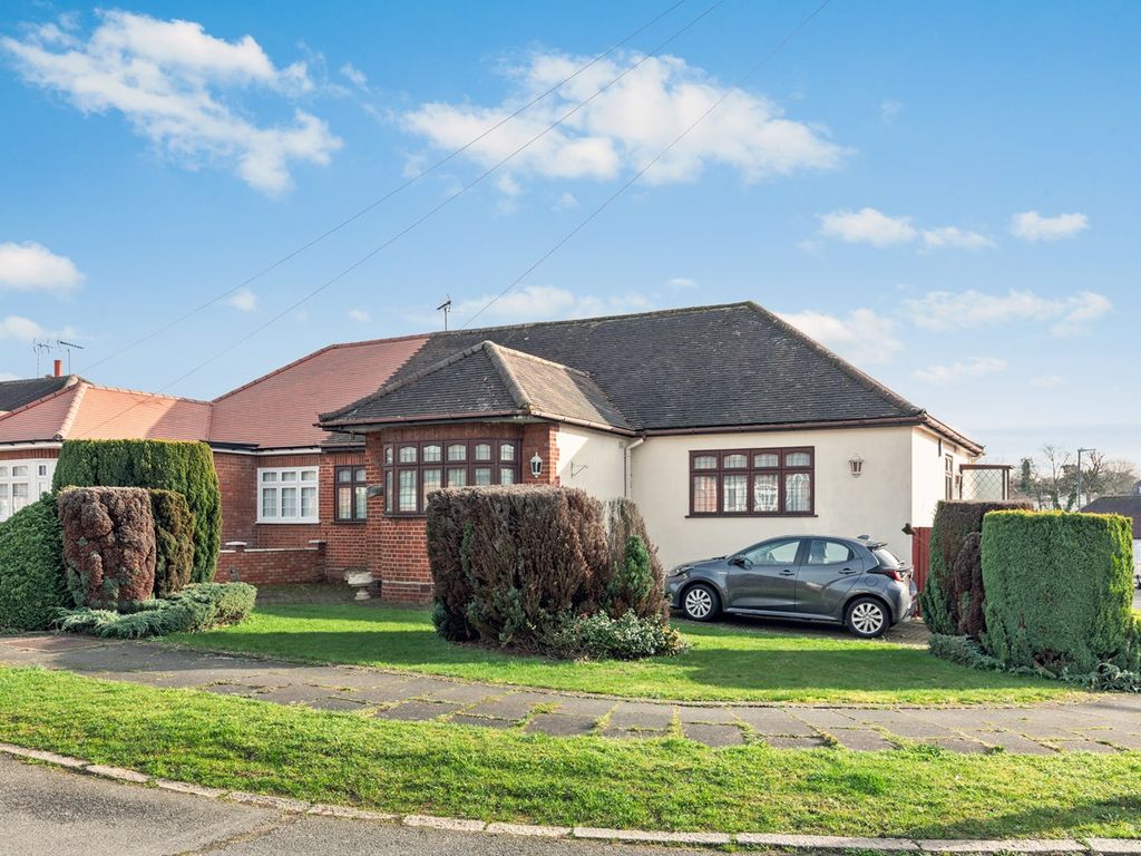 3 bed bungalow for sale in Ashdale Grove, Stanmore HA7, £735,000 Zoopla