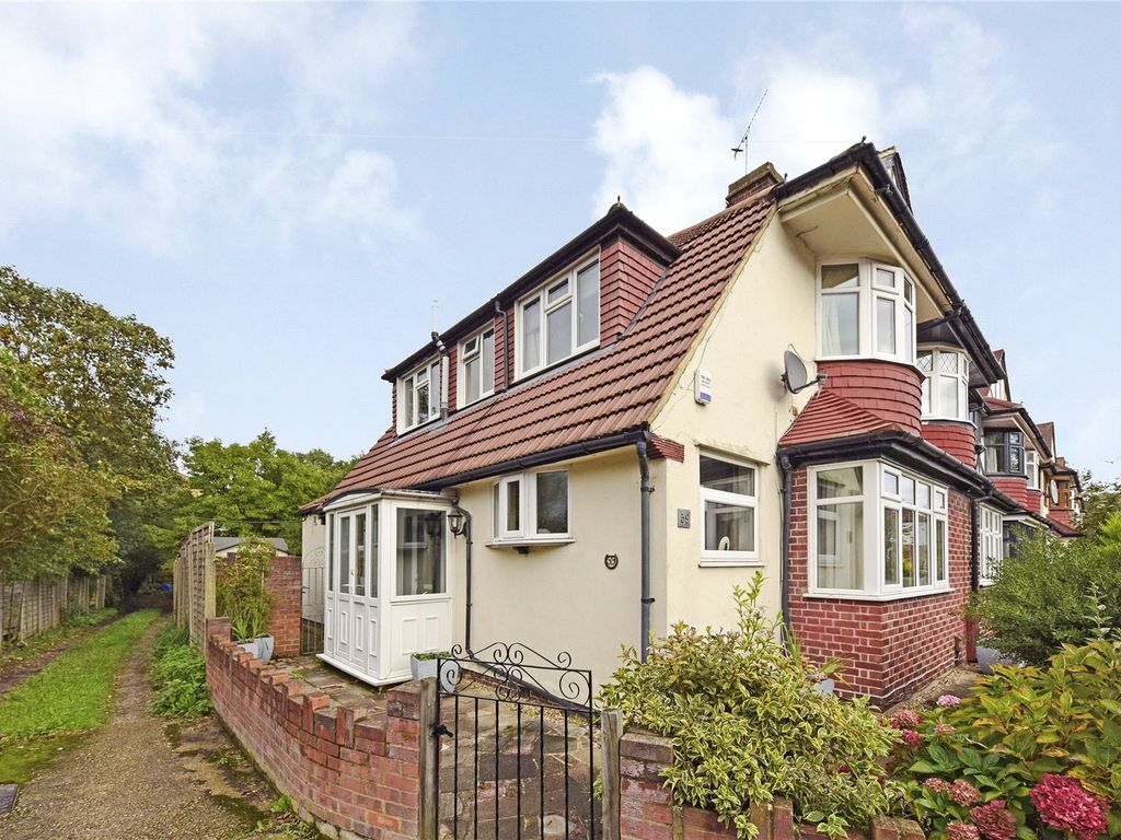 2 bed end terrace house for sale in Fyfield Road, London E17, £725,000