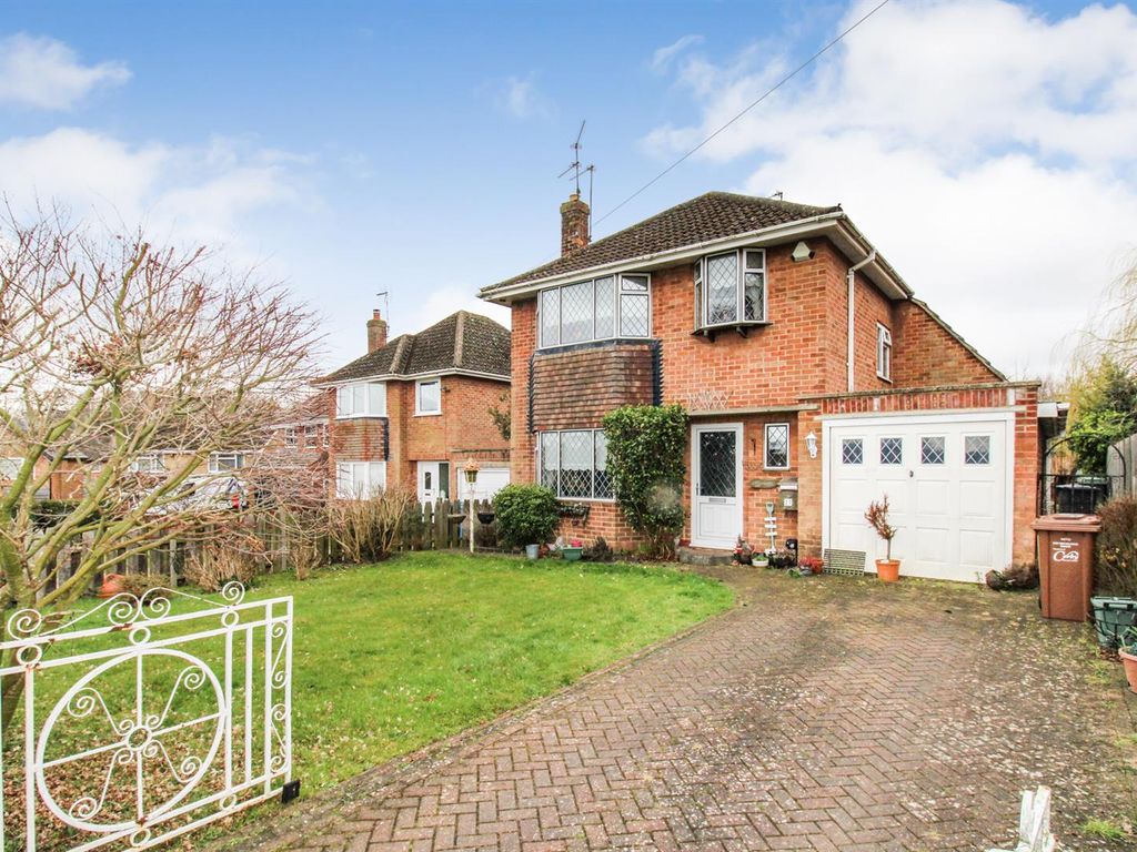 3 bed detached house for sale in Honiton Gardens, Corby NN18 Zoopla