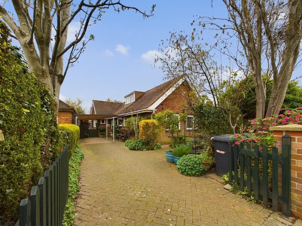 4 bed detached bungalow for sale in Lammas Road, Peterborough PE1, £