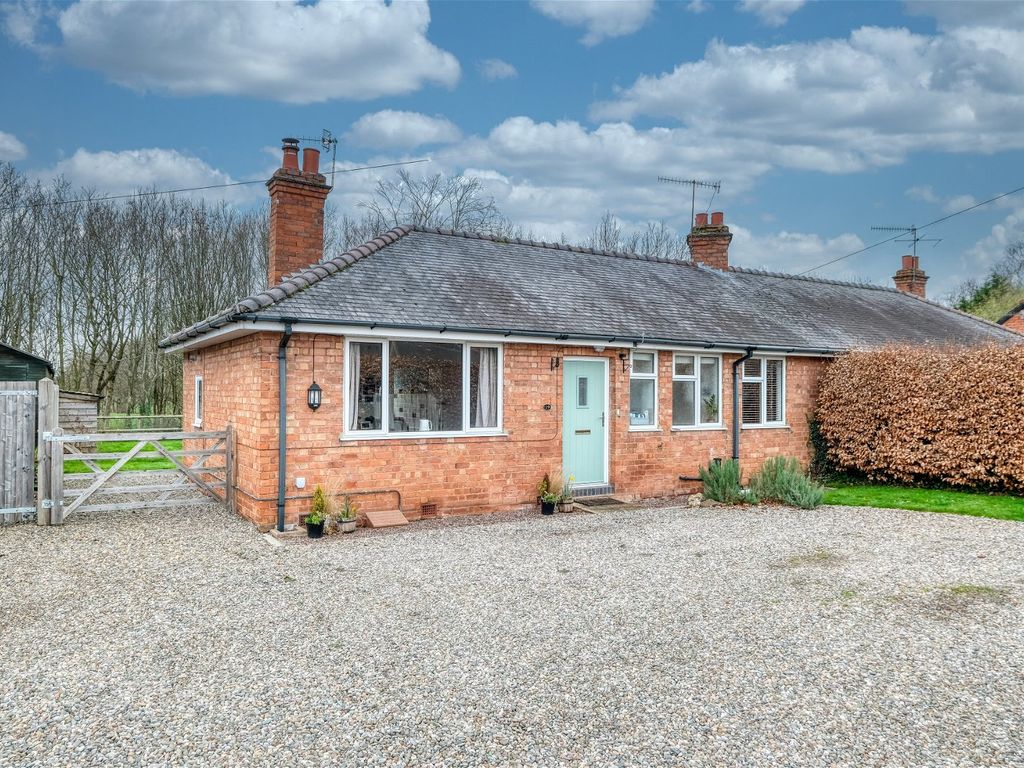 2 bed semidetached bungalow for sale in Spring Bank, Hindlip