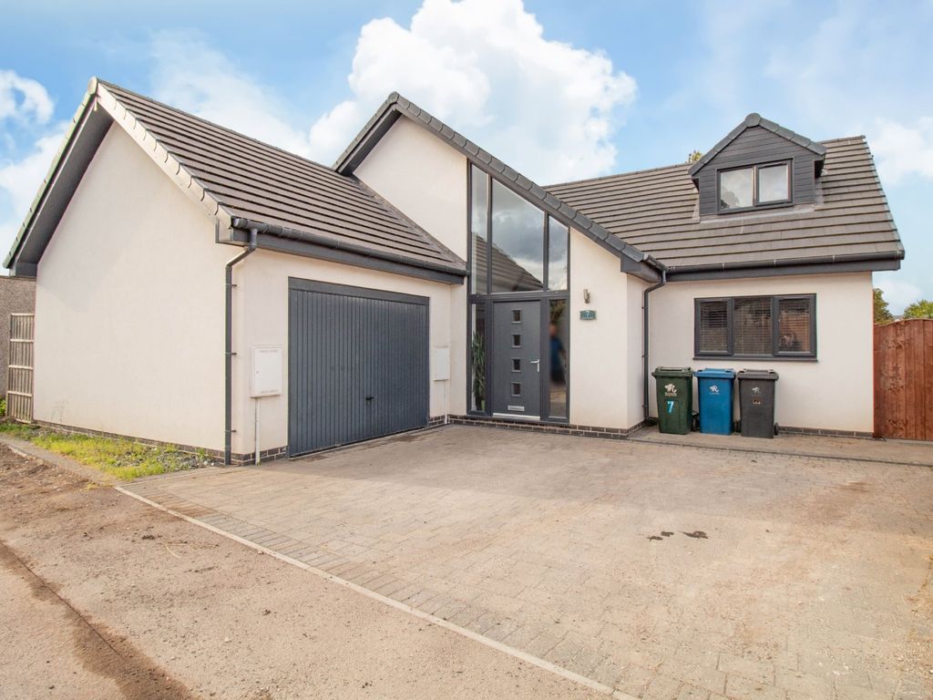 4 bed detached house for sale in Trent Avenue, Ruddington, Nottingham