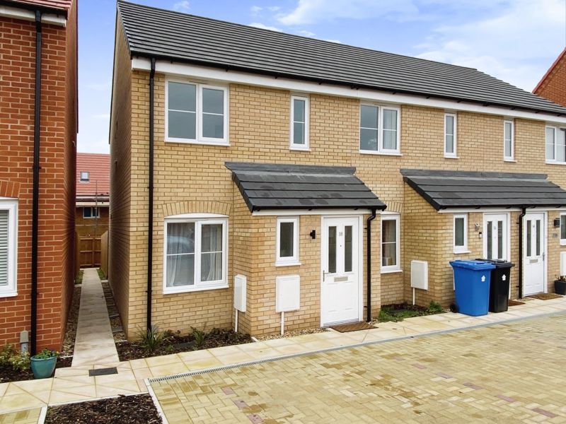 2 bed end terrace house for sale in Rydwar Close, Oulton Broad