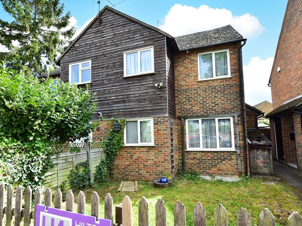 Leas Court, Iver SL0  