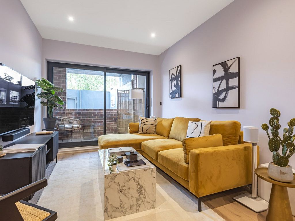 1-Bedrooms At Whetstone Green, 293 Friern Barnet Lane, Whetstone, London N20