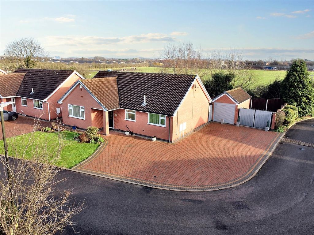 3 bed detached bungalow for sale in Heath Gardens, Breaston, Derby DE72