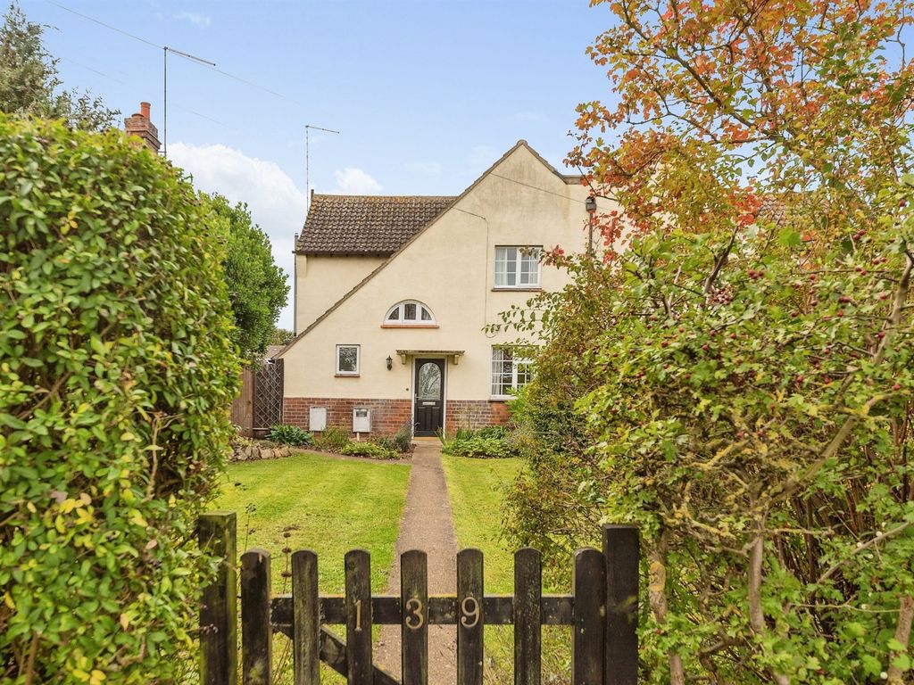 3 bed semidetached house for sale in Ryhall Road, Stamford PE9, £