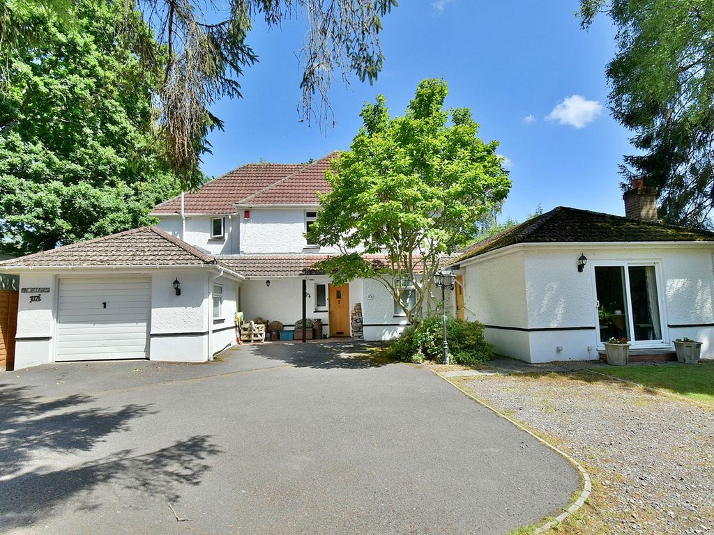 6 bed detached house for sale in Pinehurst Road, West Moors, Ferndown
