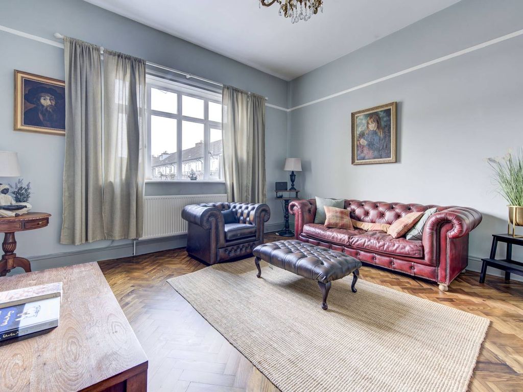 3 bed flat for sale in North End Road, Fulham Broadway, London SW6, £