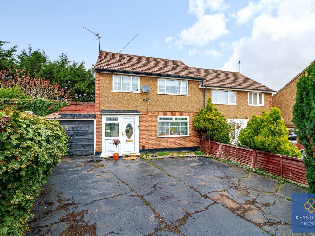 3 bed semidetached house for sale in Stanwyck Gardens, Romford RM3