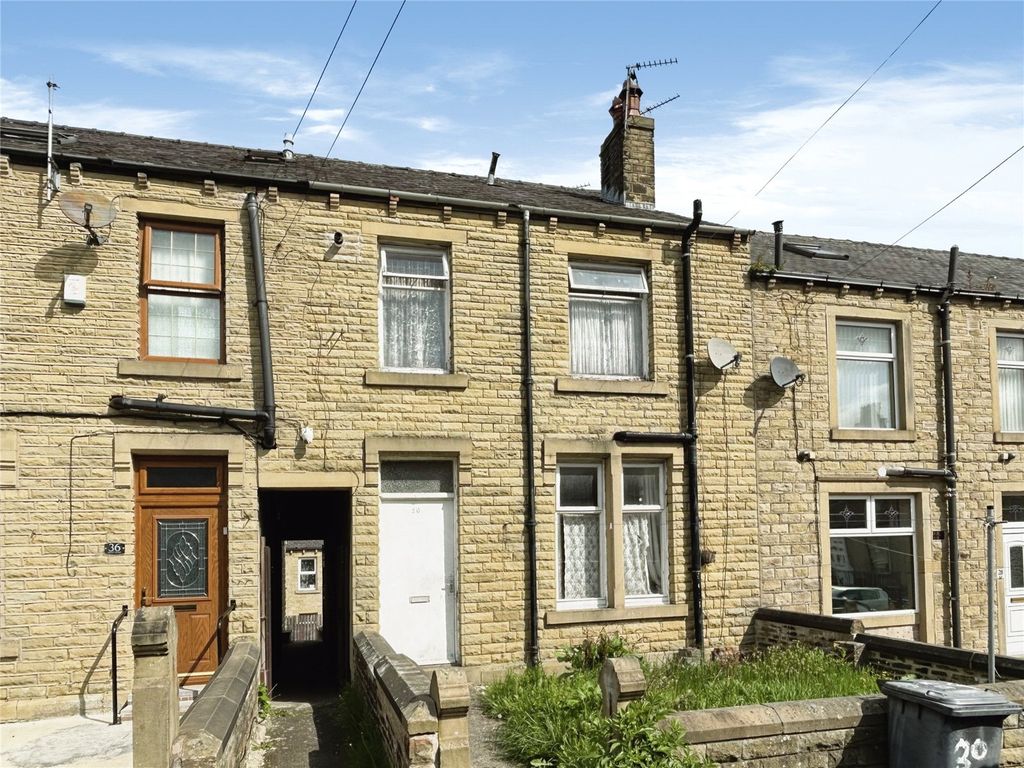 4 bed terraced house for sale in Holly Road, Thornton Lodge