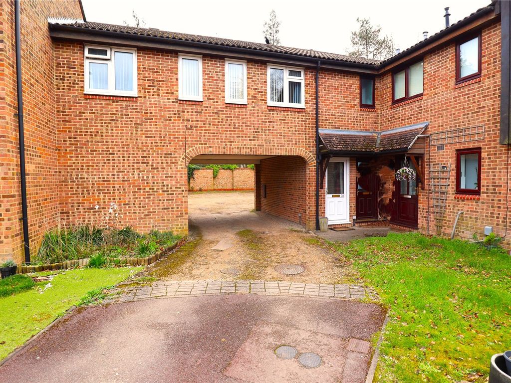 1 bed terraced house for sale in Froxfield Down, Bracknell, Berkshire