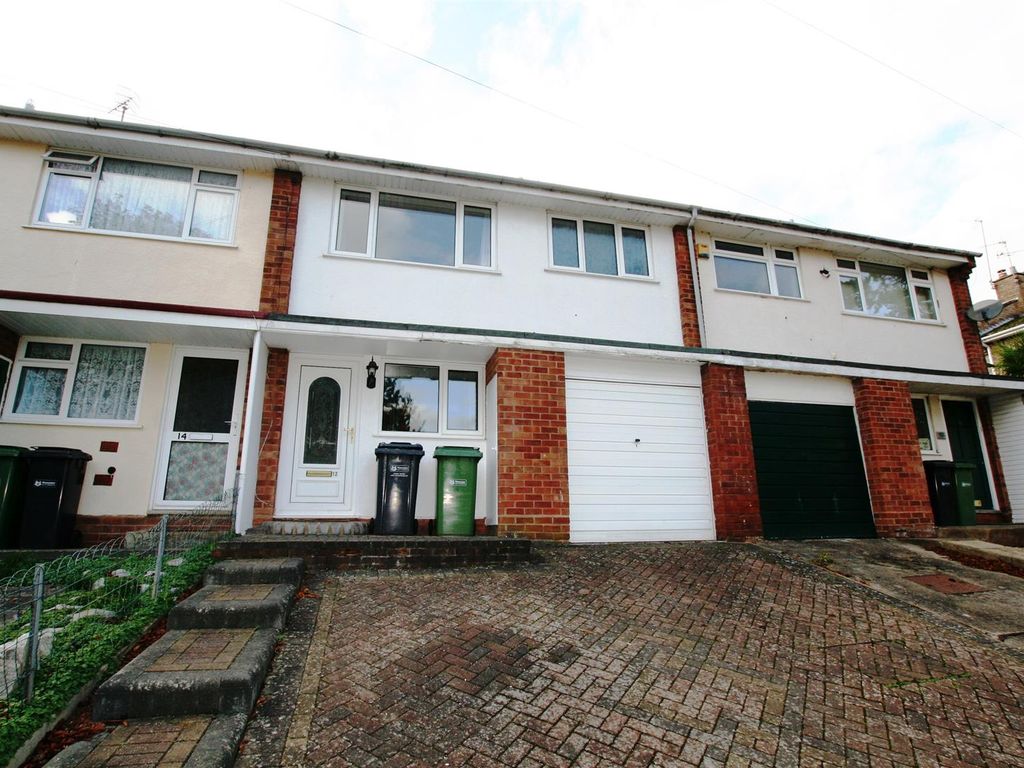 3 bed property to rent in Hardwicke Close, St Johns, Worcester WR2, £