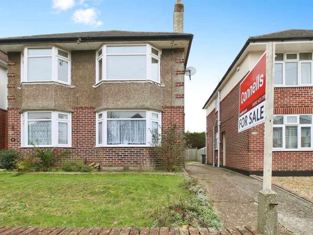 2 bed flat for sale in Clingan Road, Southbourne, Bournemouth BH6, £