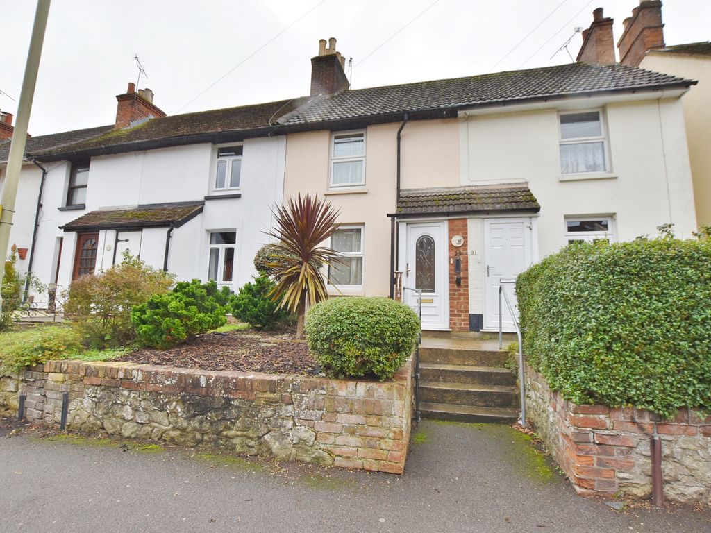 2 bed terraced house to rent in Beaver Road, Ashford TN23, £1,050 pcm