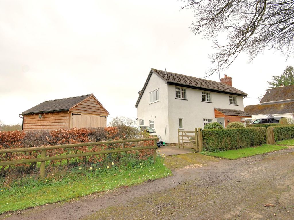 3 bed detached house for sale in Four Oaks, Newent GL18, £395,000 Zoopla