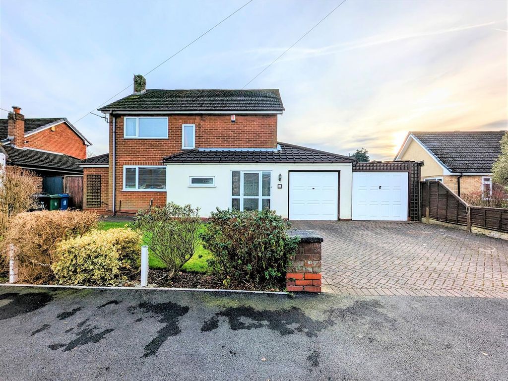 3 bed detached house for sale in Lime Grove, Lowton, Warrington WA3, £