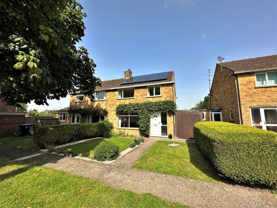 3 bed semidetached house for sale in Upthorpe Drive, Wantage