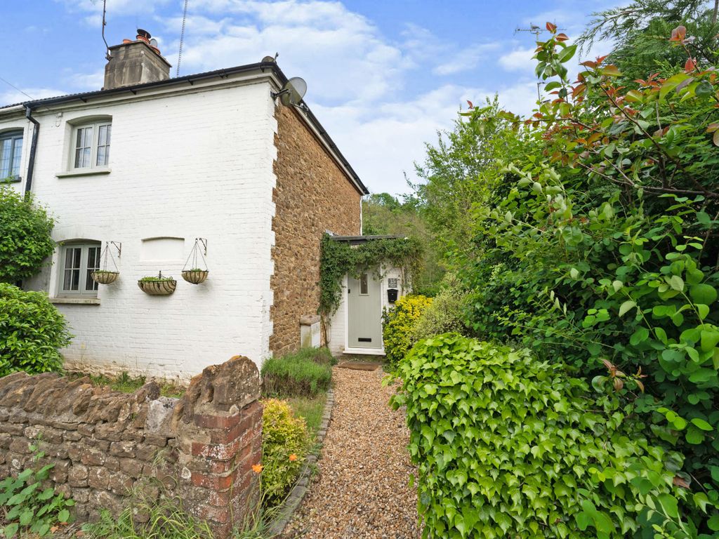 2 bed end terrace house for sale in Primrose Place, Portsmouth Road