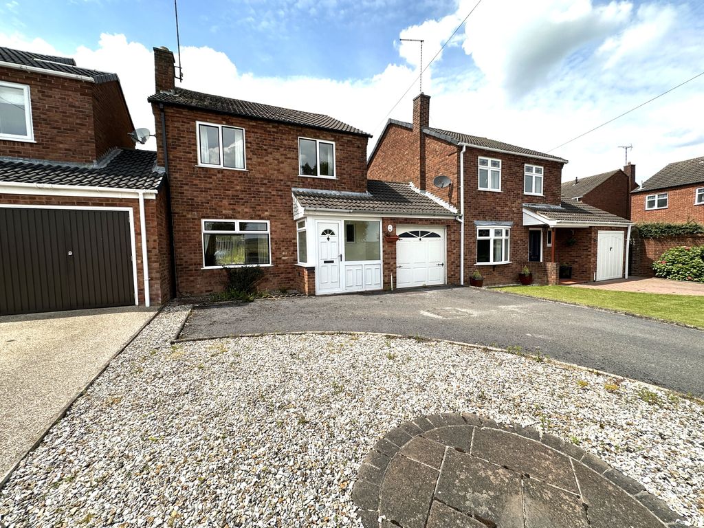 3 bed detached house for sale in Sandcliffe Road, Midway, Swadlincote
