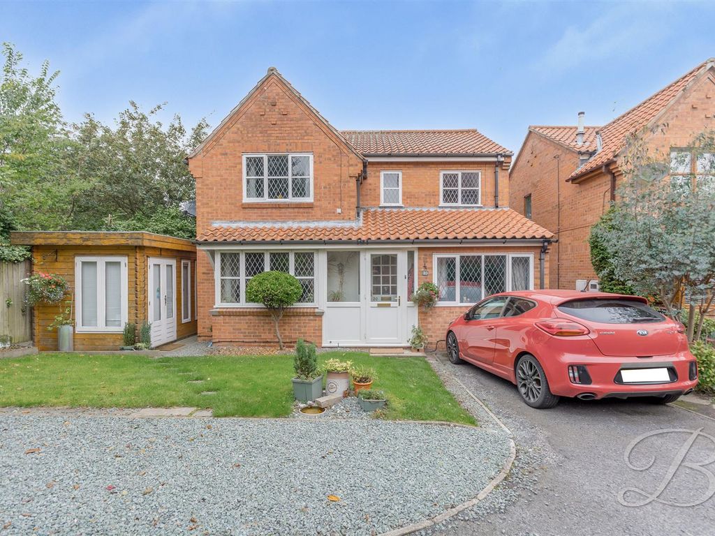 4 bed detached house for sale in Church View, Ollerton, Newark NG22, £