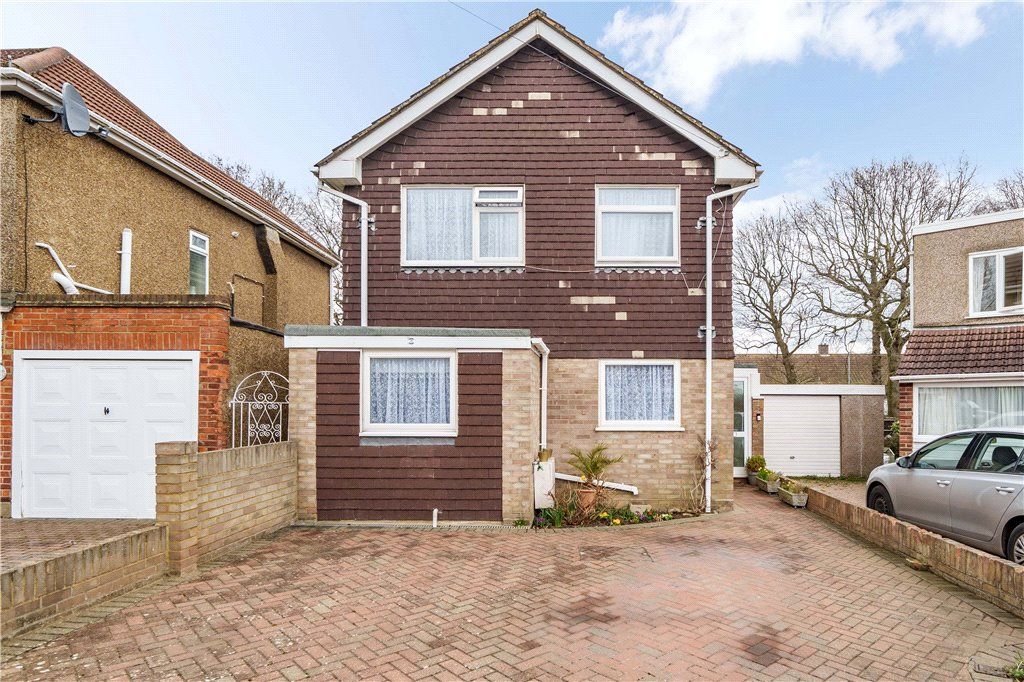 3 Bed Detached House For Sale In Brixham Crescent Ruislip Middlesex 3-bed-detached-house-for-sale-in-brixham-crescent-ruislip-middlesex