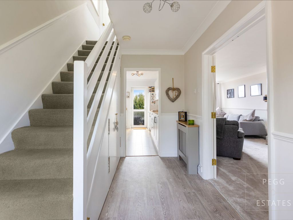 3 bed semidetached house for sale in Frobisher Green, Torquay TQ2, £