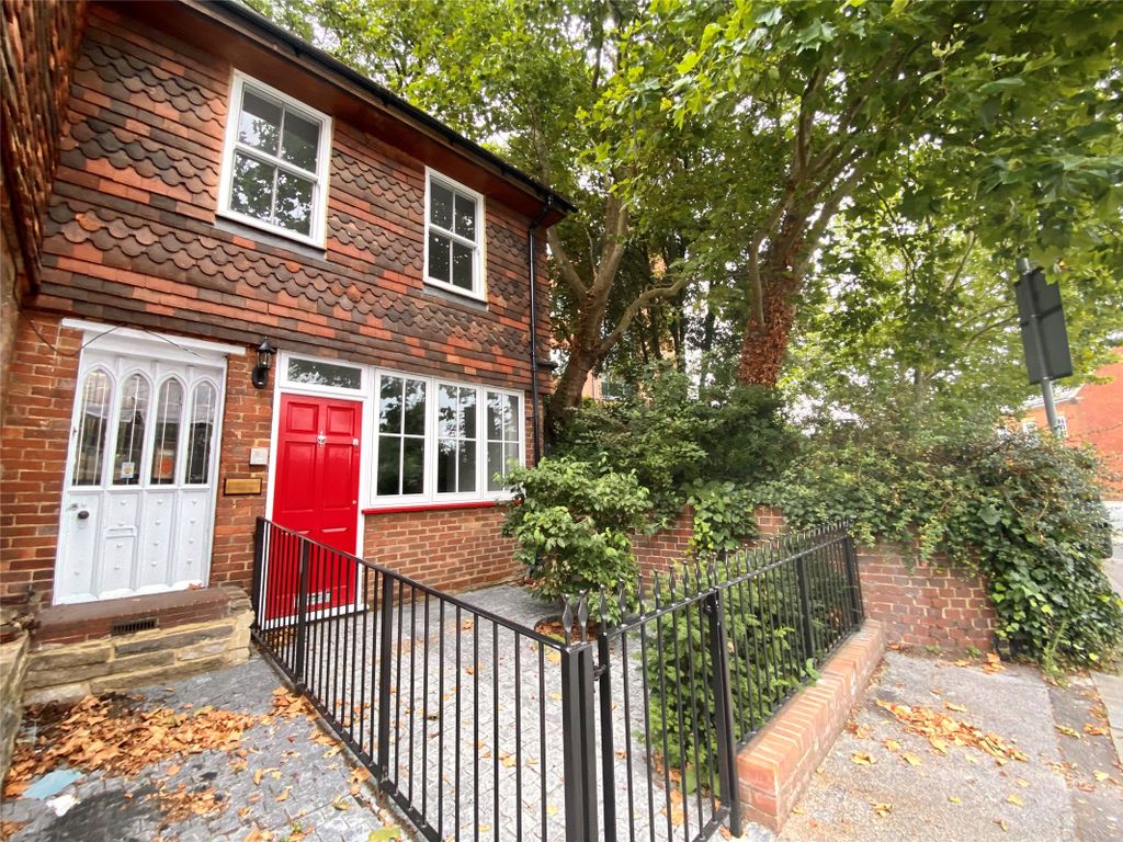 1 bed flat to rent in Church Street, Reigate RH2 Zoopla