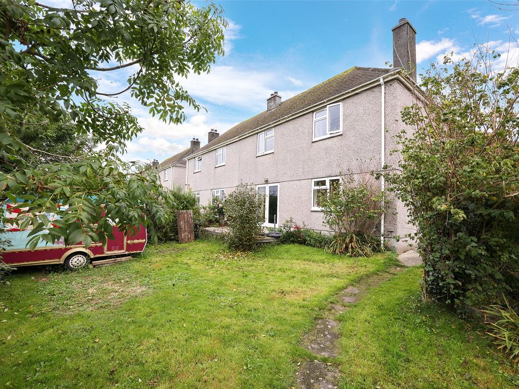 3 bed semidetached house for sale in Insworke Place, Millbrook