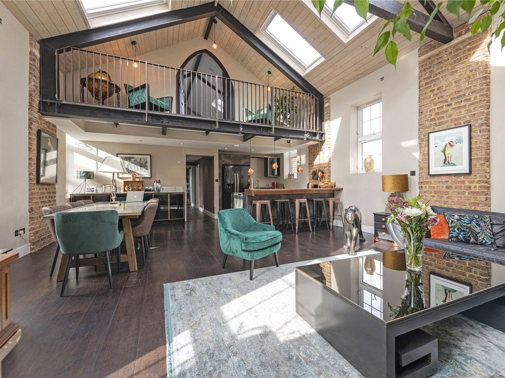 Alexander Studios, Haydon Way, London SW11  