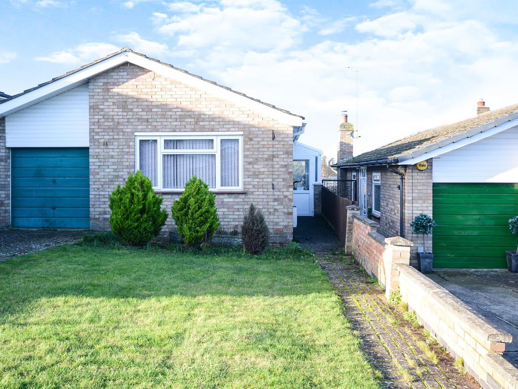 2 bed detached bungalow for sale in Rushmere Way, Rushden NN10 Zoopla