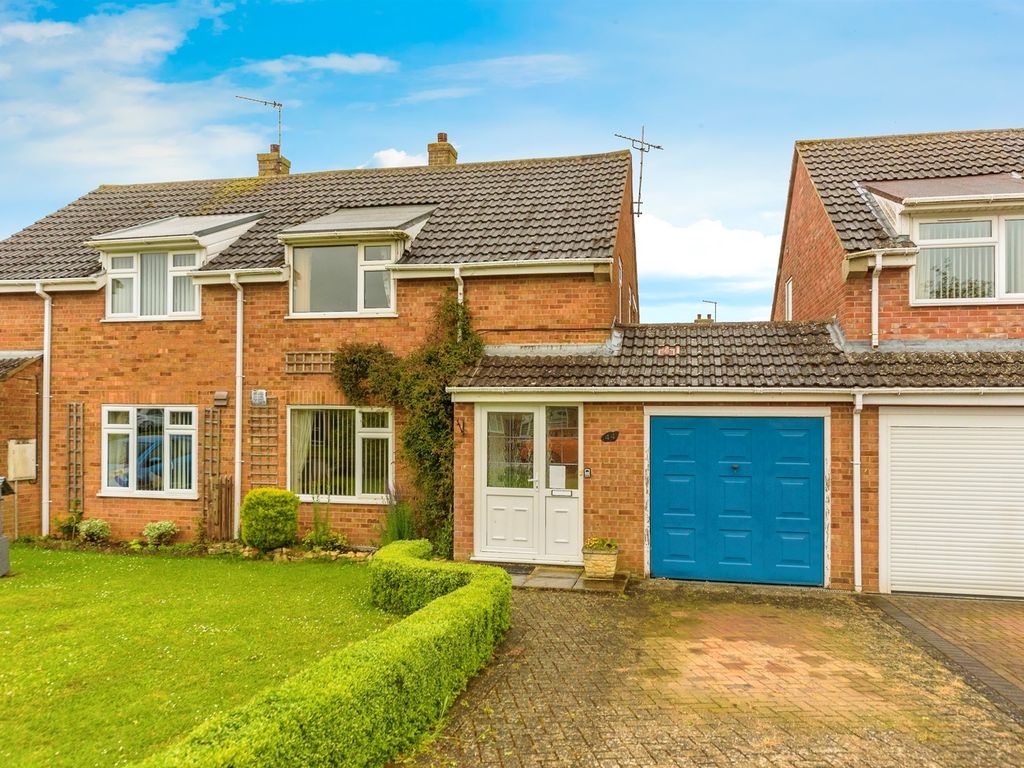 3 bed semidetached house for sale in Arran Road, Stamford PE9, £