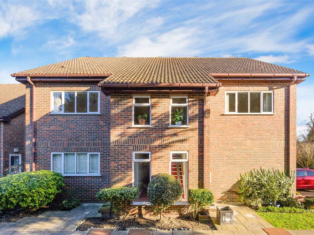 2 bed flat for sale in Lane, Cheam, Surrey SM3 Zoopla