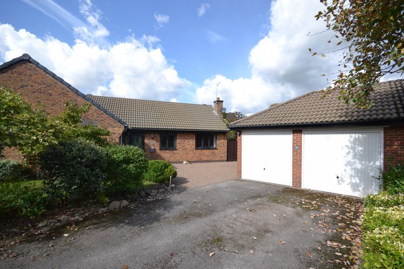 4 bed detached bungalow for sale in Thornton Close, Rufford, Ormskirk