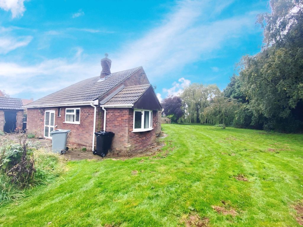 2 bed semidetached bungalow for sale in Green Street, Great Gonerby