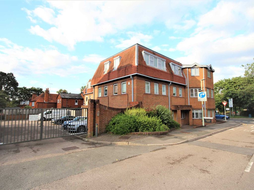 Osborne Road, Wokingham RG40  