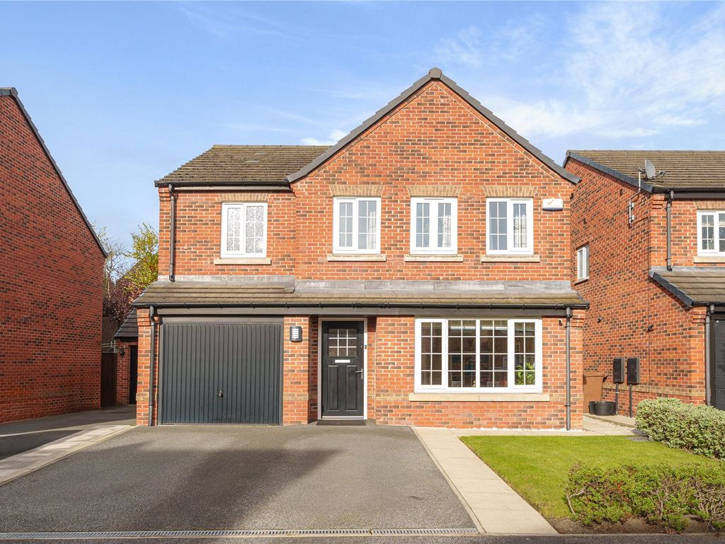 4 bed detached house for sale in Elizabeth Road, Great Preston, Leeds