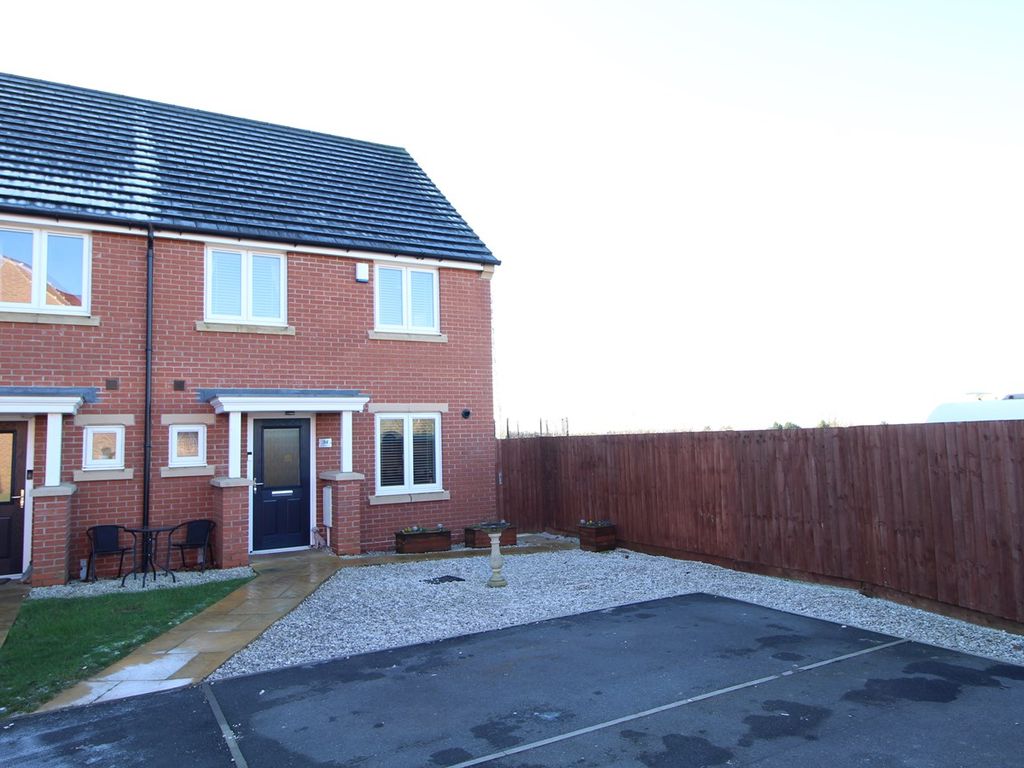 3 bed semidetached house for sale in Mountbatten Drive, Broughton