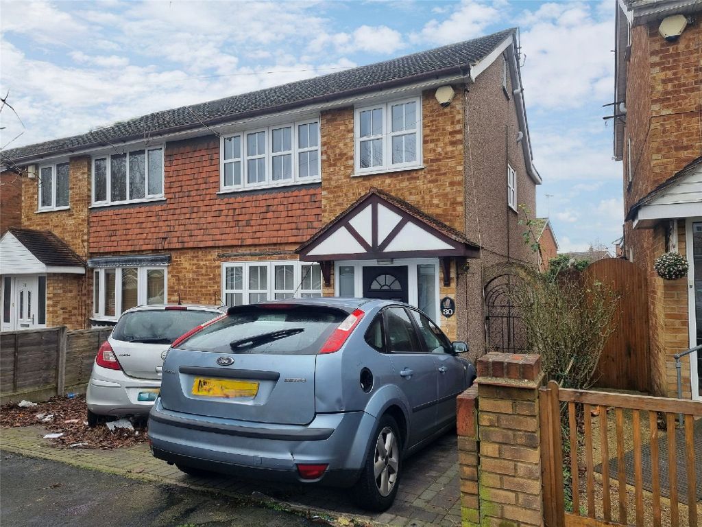 3 bed semidetached house for sale in Oates Road, Collier Row, Romford, Essex RM5 Zoopla