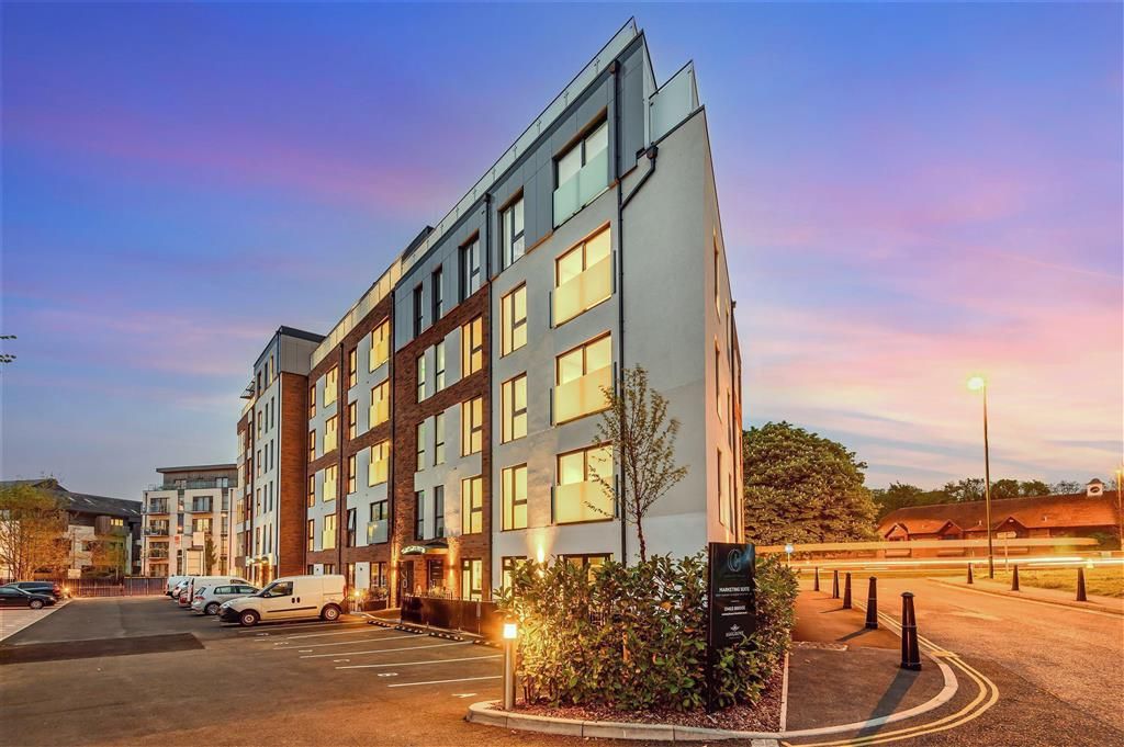 New home, 1 bed flat for sale in Station Road, Horsham, West Sussex