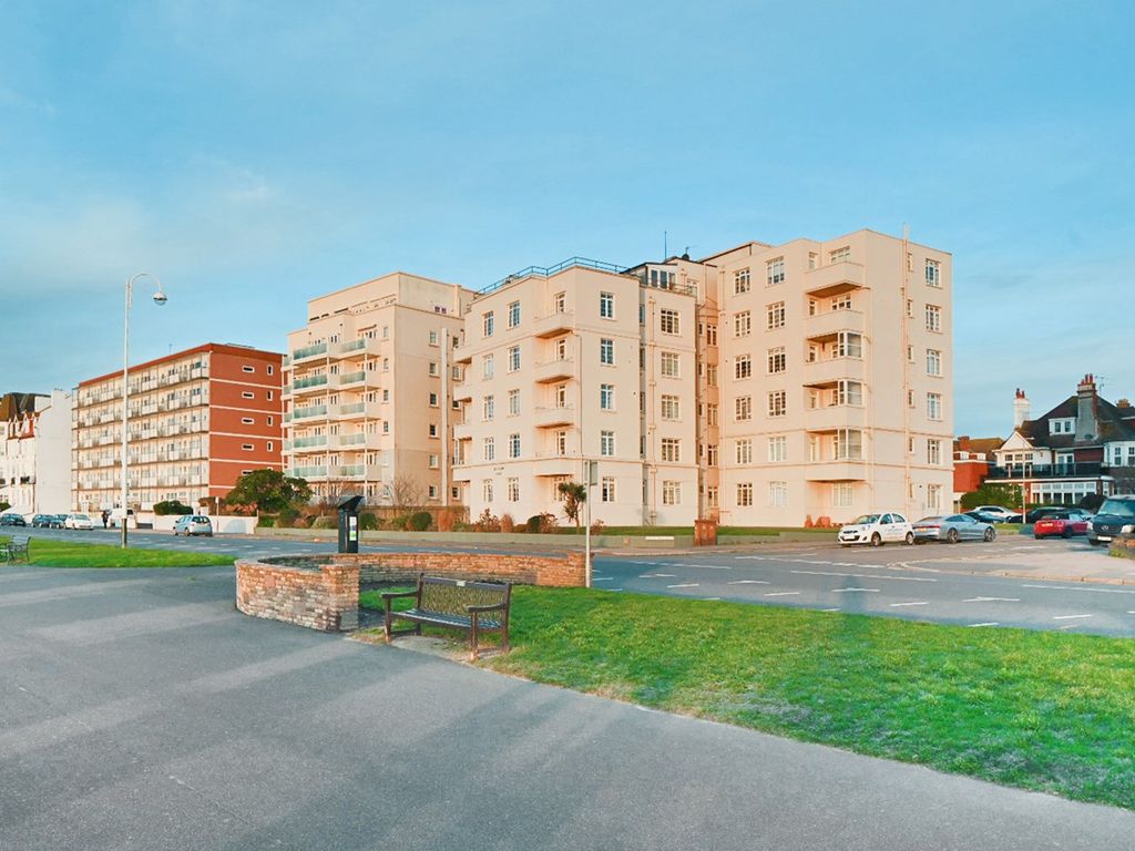 2 bed flat for sale in Bedford Avenue, Bexhill On Sea TN40 Zoopla