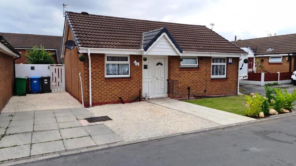 2 bed bungalow for sale in Brinklow Close, Openshaw, Manchester M11
