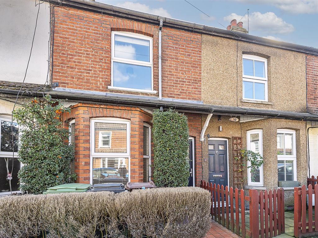 3 bed terraced house for sale in Camp View Road, St.Albans AL1, £