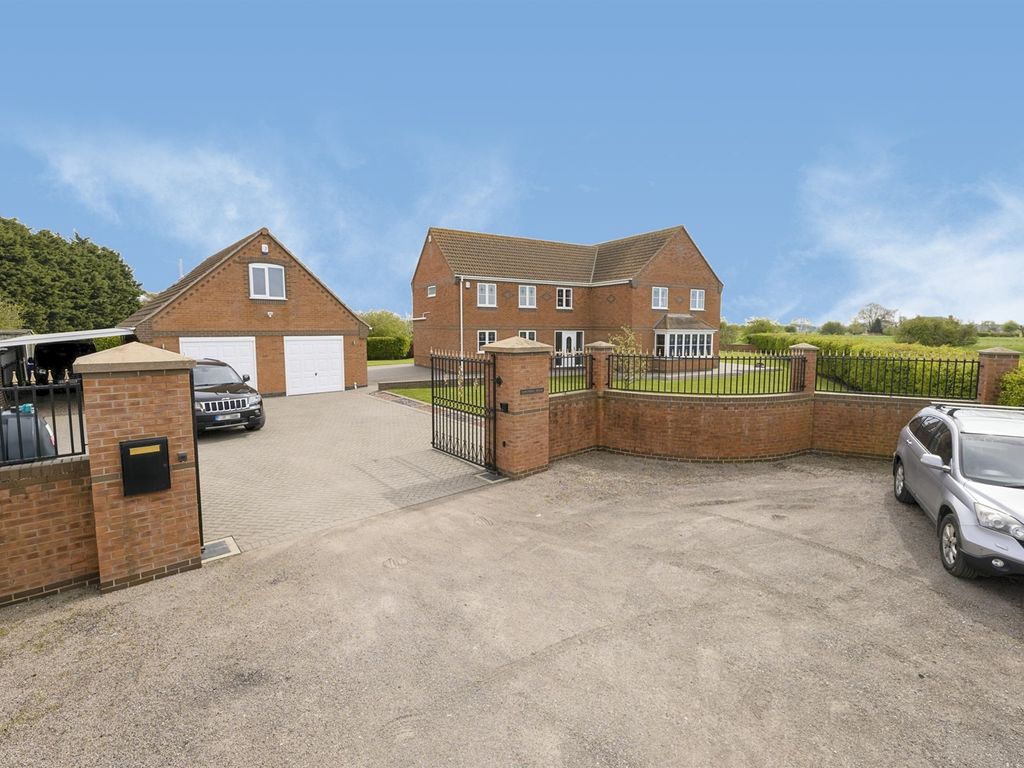 5 bed detached house for sale in Hawthorn Way, Ingoldmells, Skegness