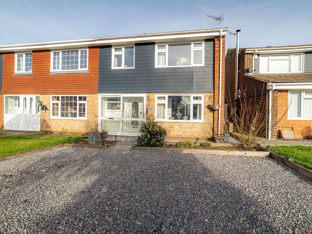 3 bed end terrace house for sale in Honeyball Walk, Teynham ME9, £