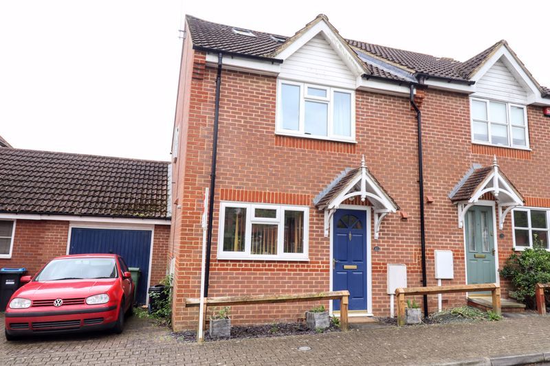 4 bed semidetached house for sale in Holborn Crescent, Tattenhoe