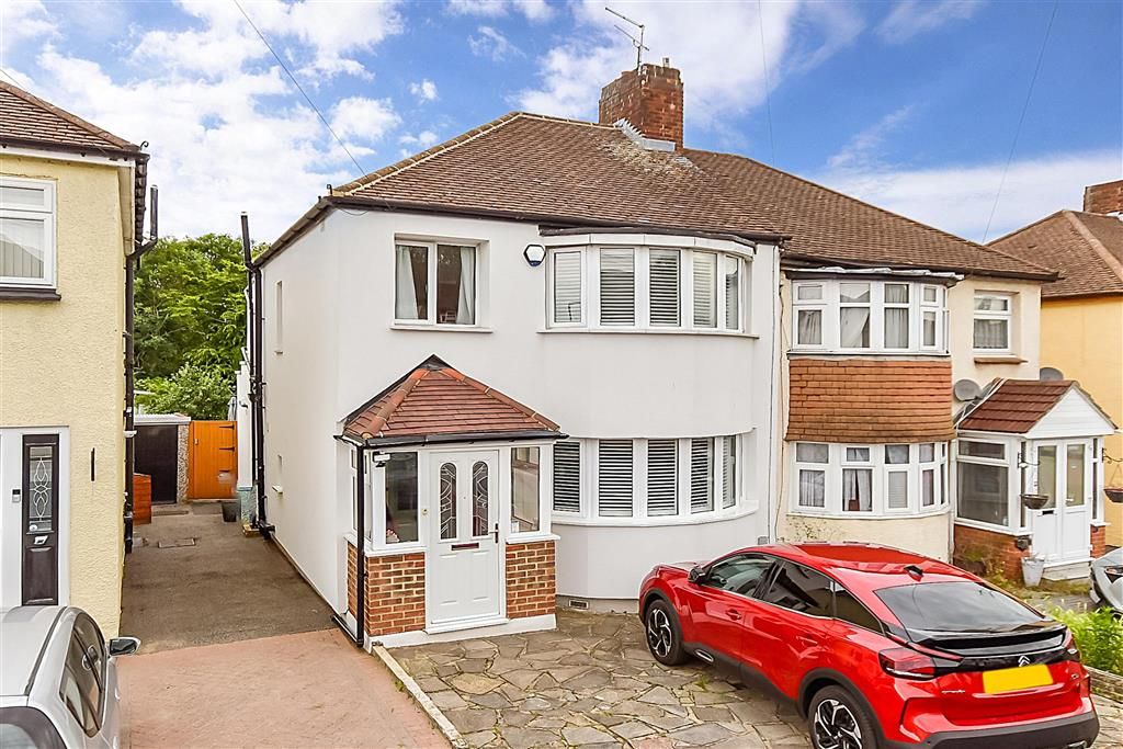 3 bed semidetached house for sale in Cheriton Avenue, Ilford, Essex