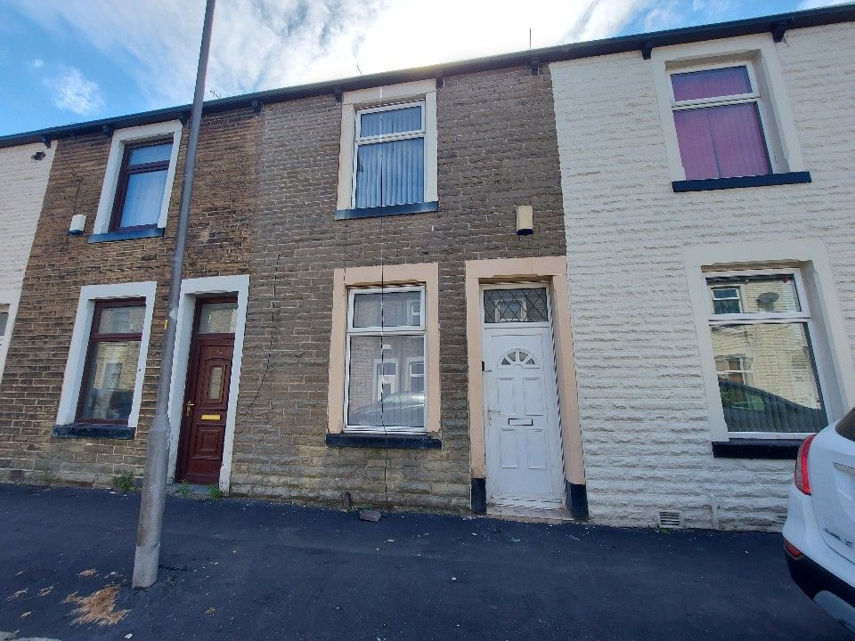 2 bed terraced house to rent in Harold Street, Burnley BB11 Zoopla