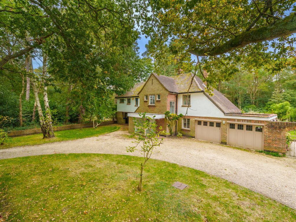 6 bed detached house for sale in Woking, Surrey GU22, £1,250,000 Zoopla